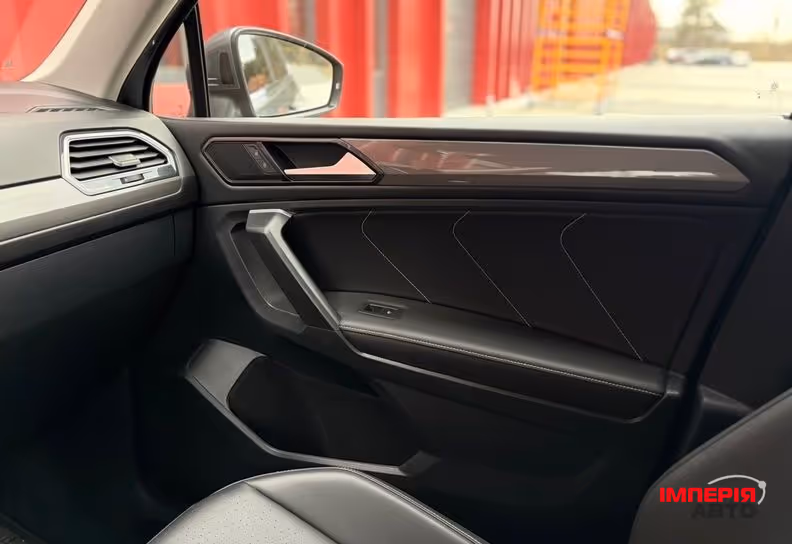 Volkswagen Tiguan - фото 11