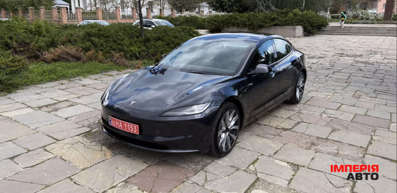 Tesla Model 3 - фото 1