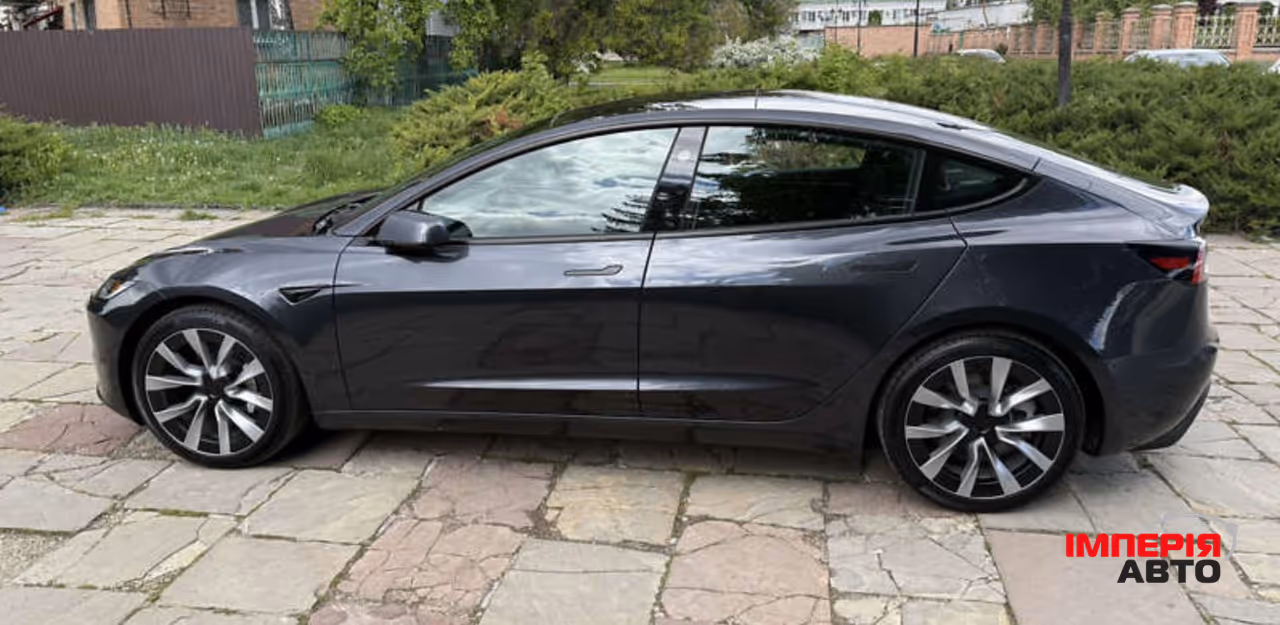 Tesla Model 3 - фото 10