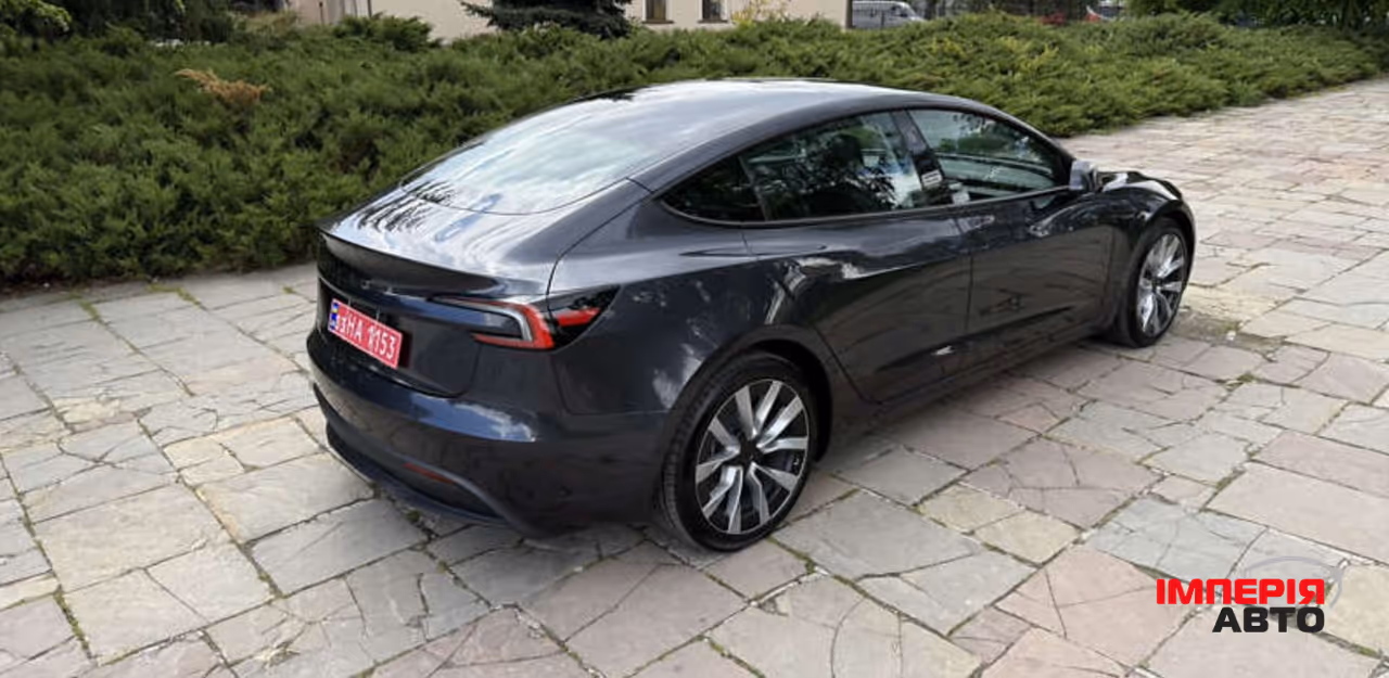 Tesla Model 3 - фото 5