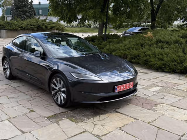 Tesla Model 3 - зображення 3