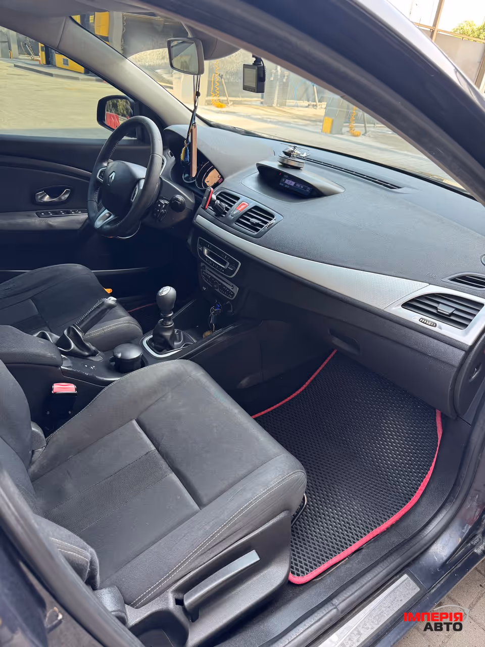 Renault Megane - фото 9