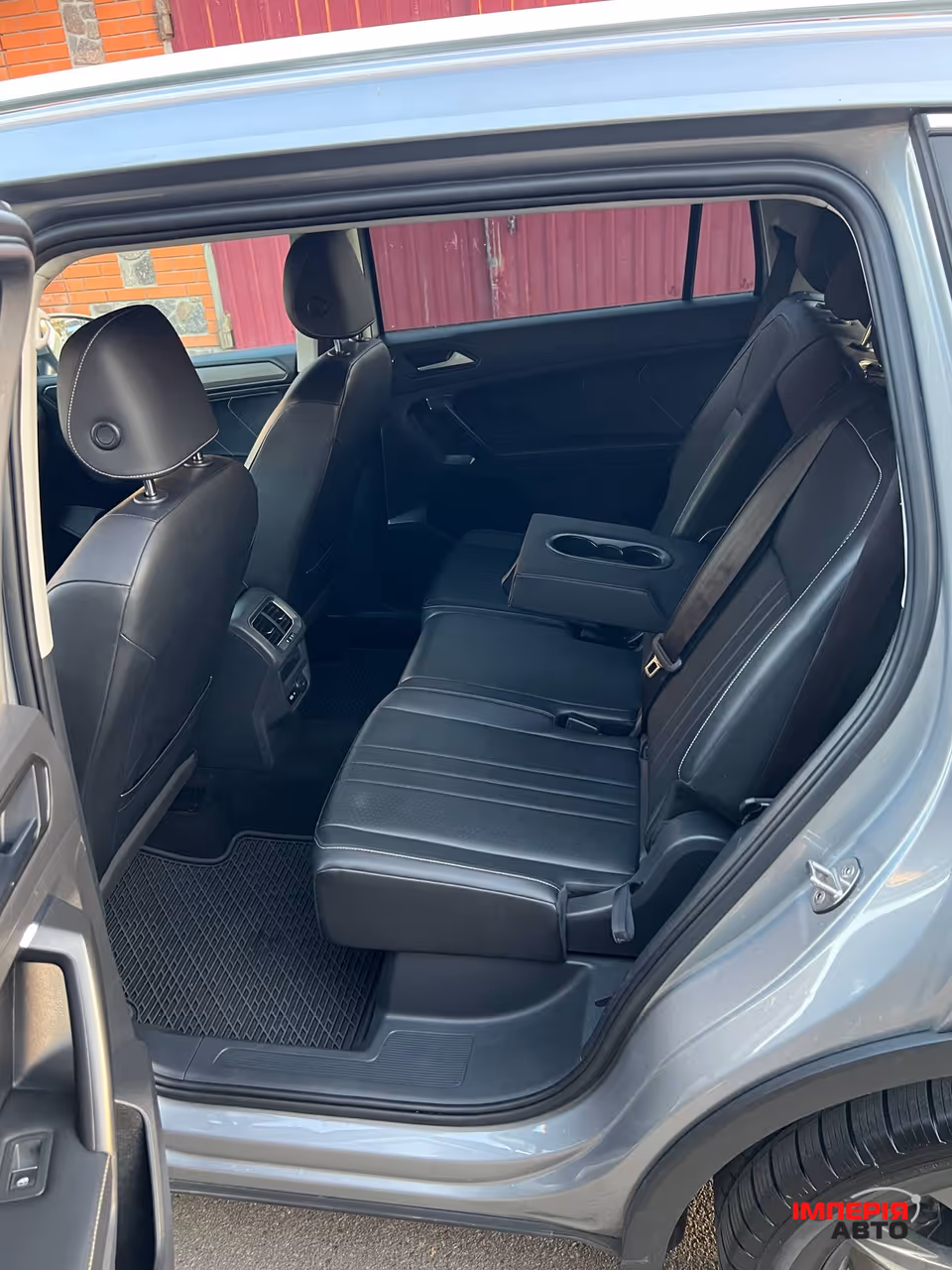 Volkswagen Tiguan - фото 7