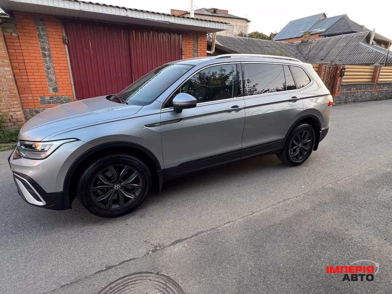 Volkswagen Tiguan - фото 3