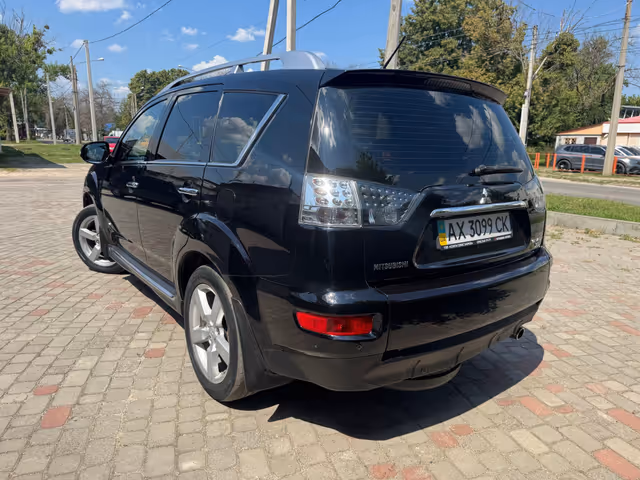 Mitsubishi Outlander - зображення 4