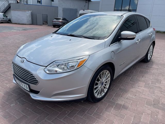 Ford Focus - фото 1