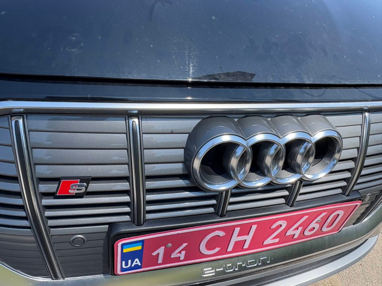 Audi e-tron S - фото 17