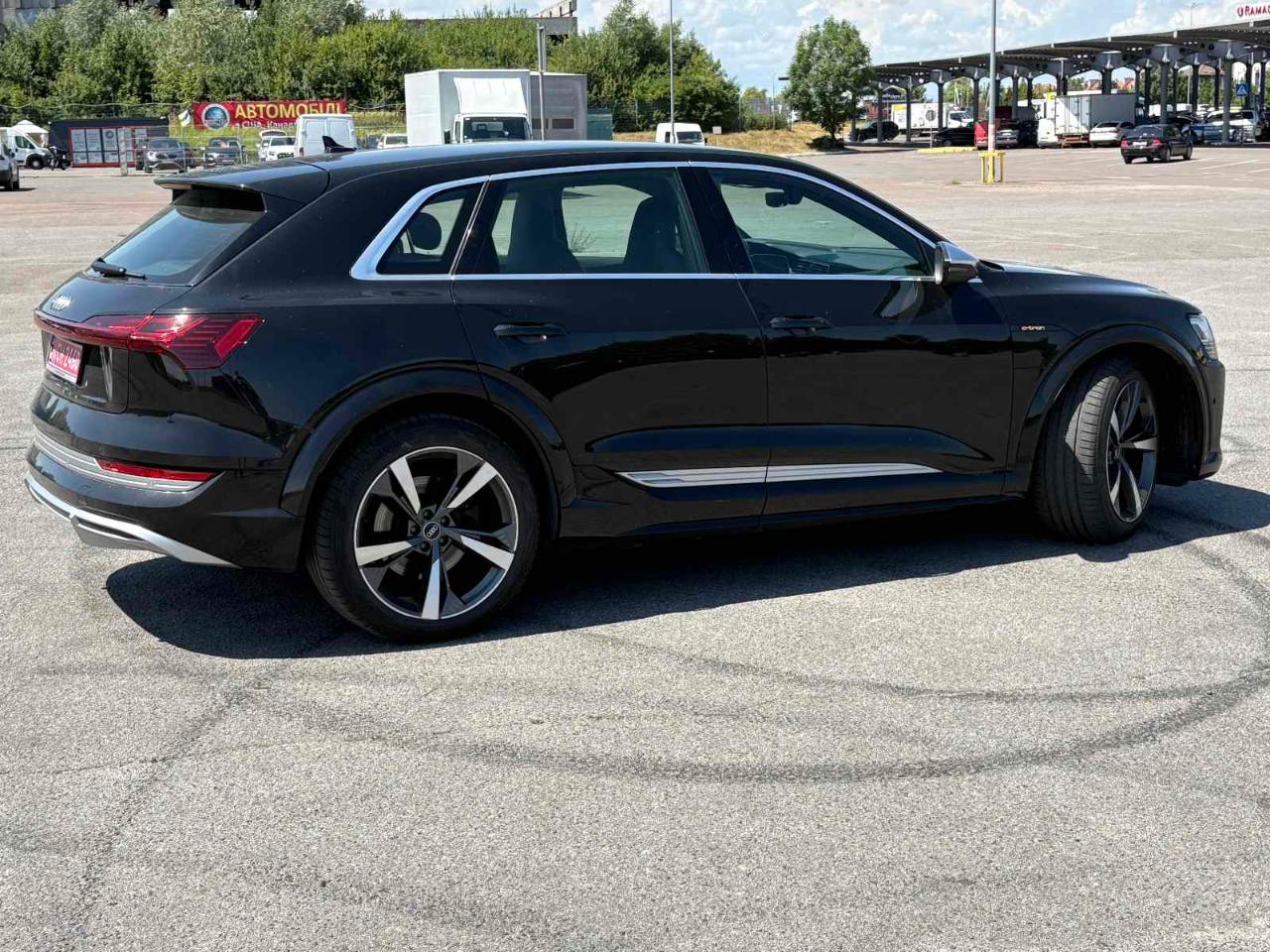 Audi e-tron S - фото 35