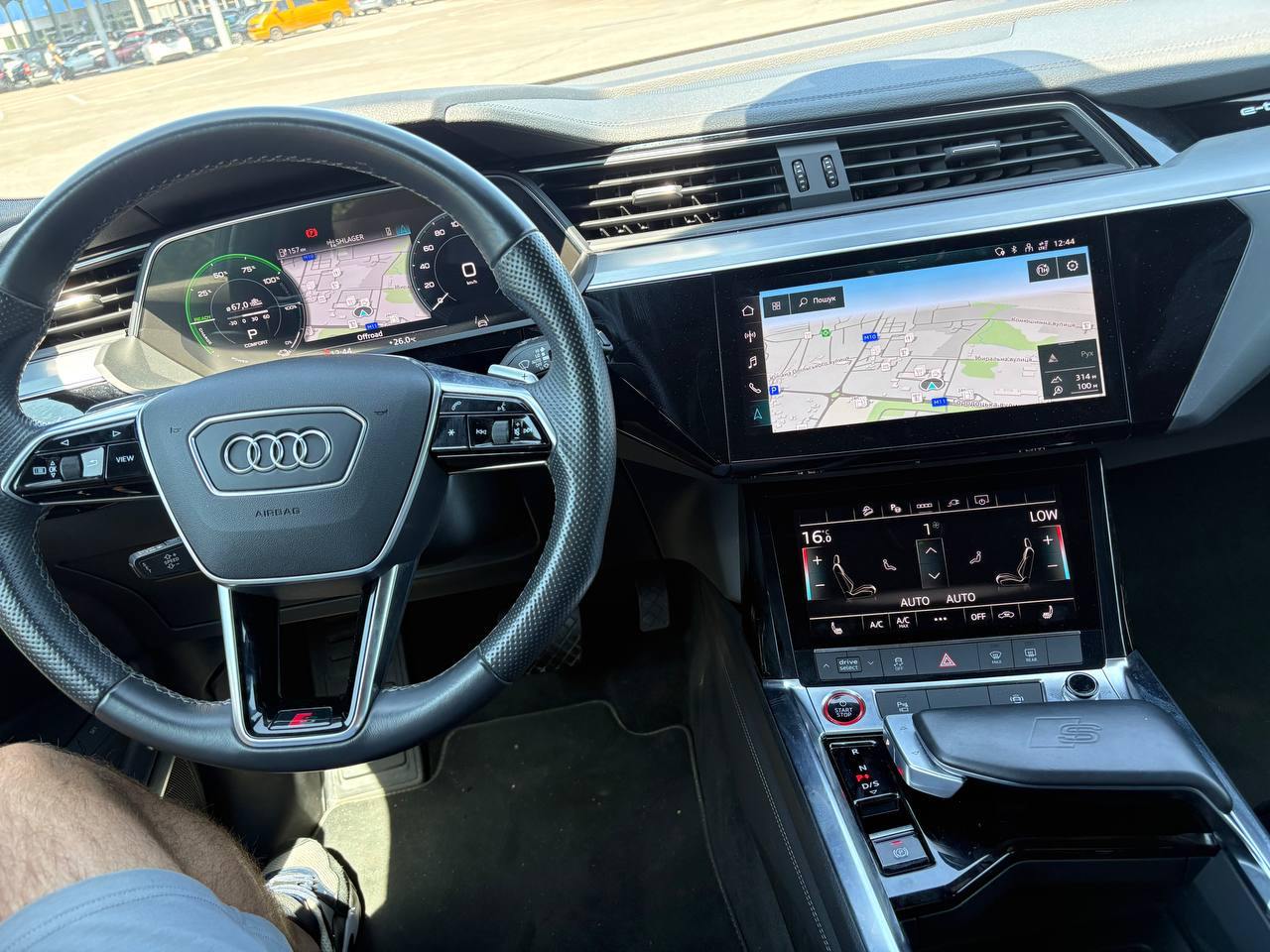 Audi e-tron S - фото 6