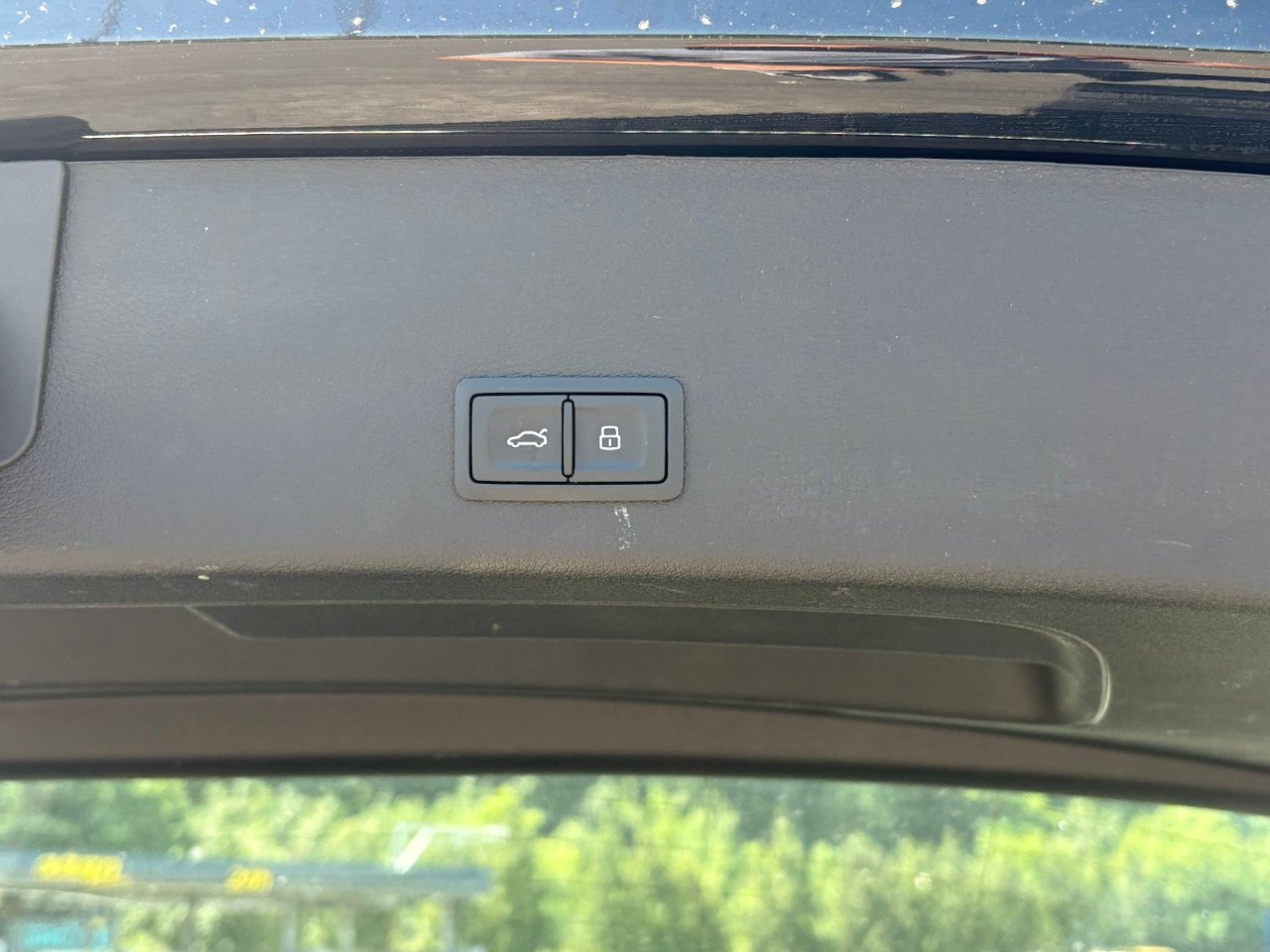 Audi e-tron S - фото 29