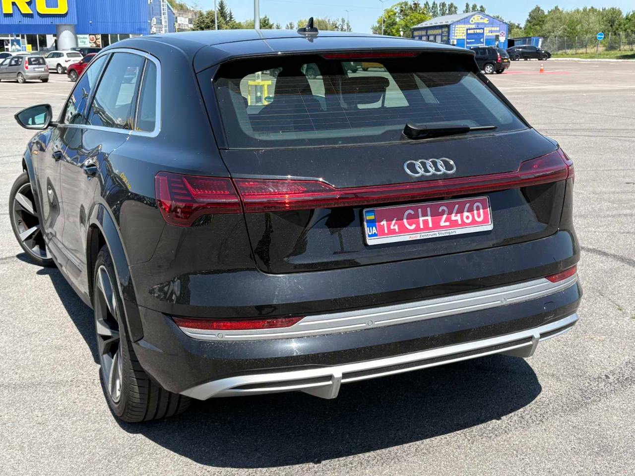 Audi e-tron S - фото 4