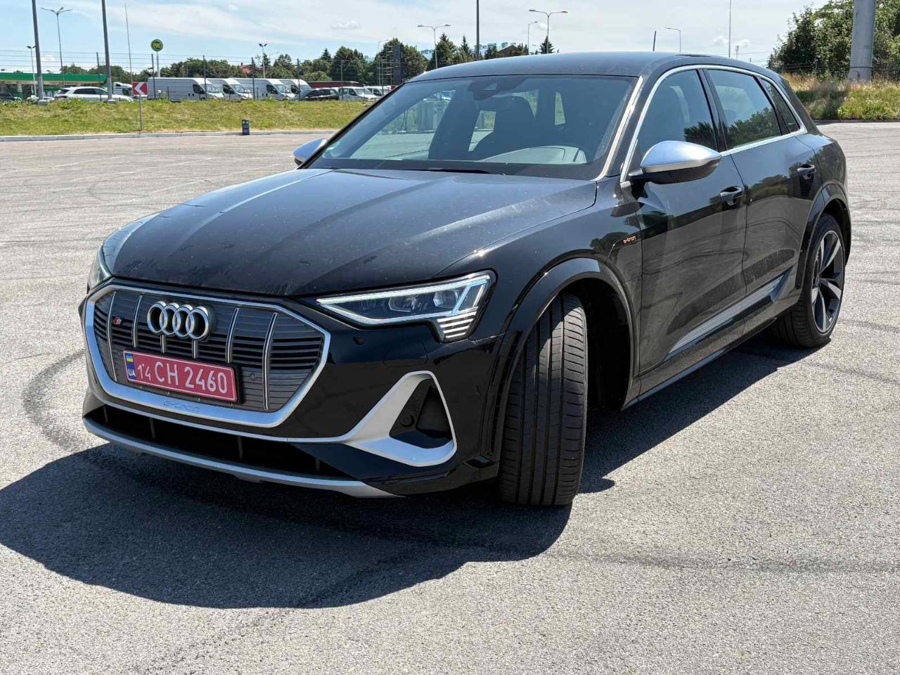 Audi e-tron S - фото 25