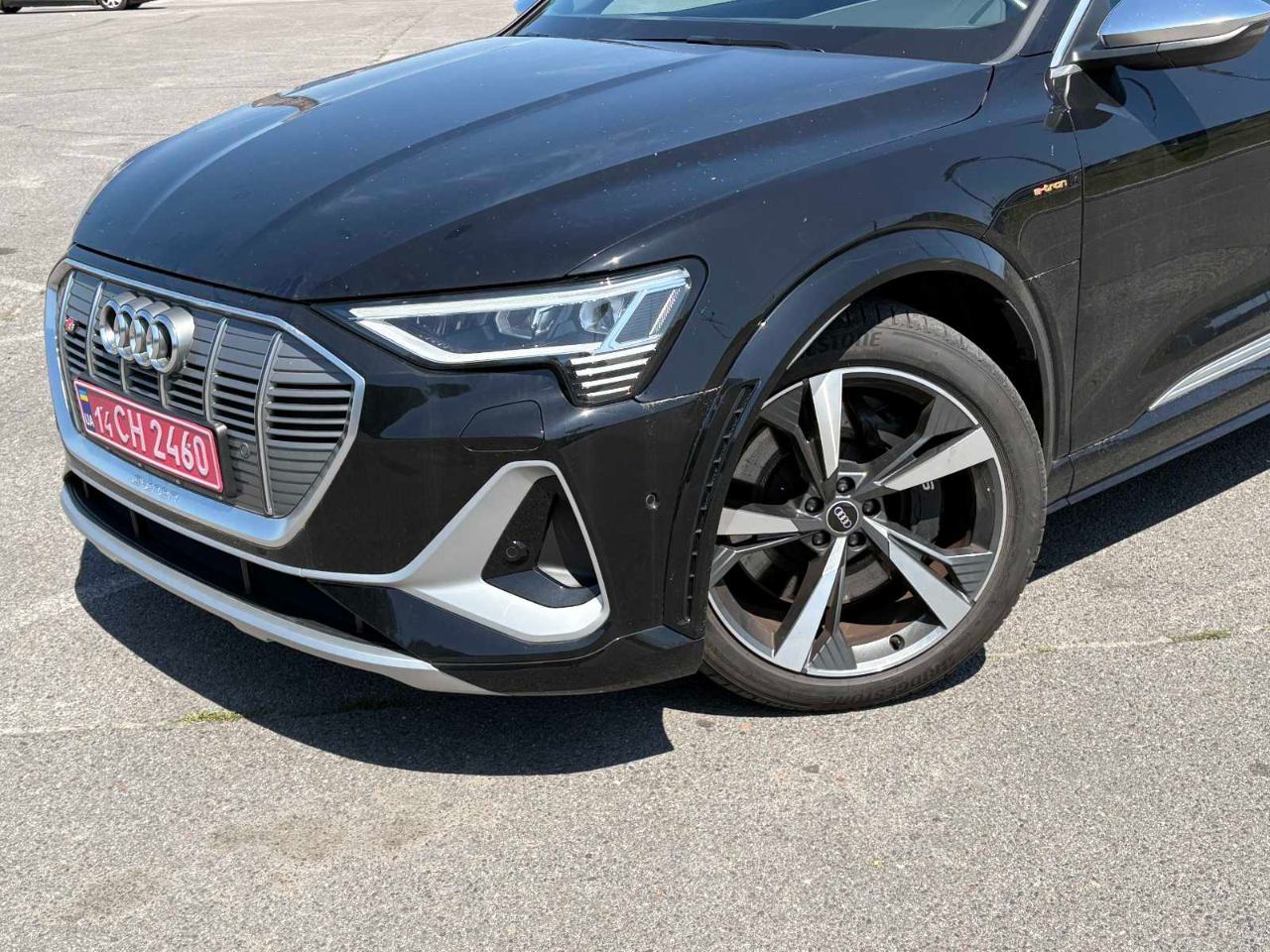 Audi e-tron S - фото 14