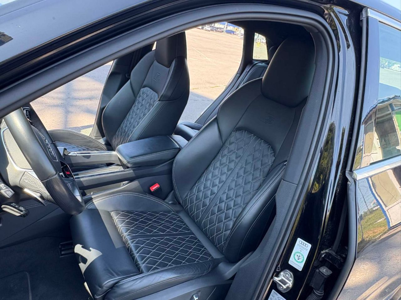 Audi e-tron S - фото 7