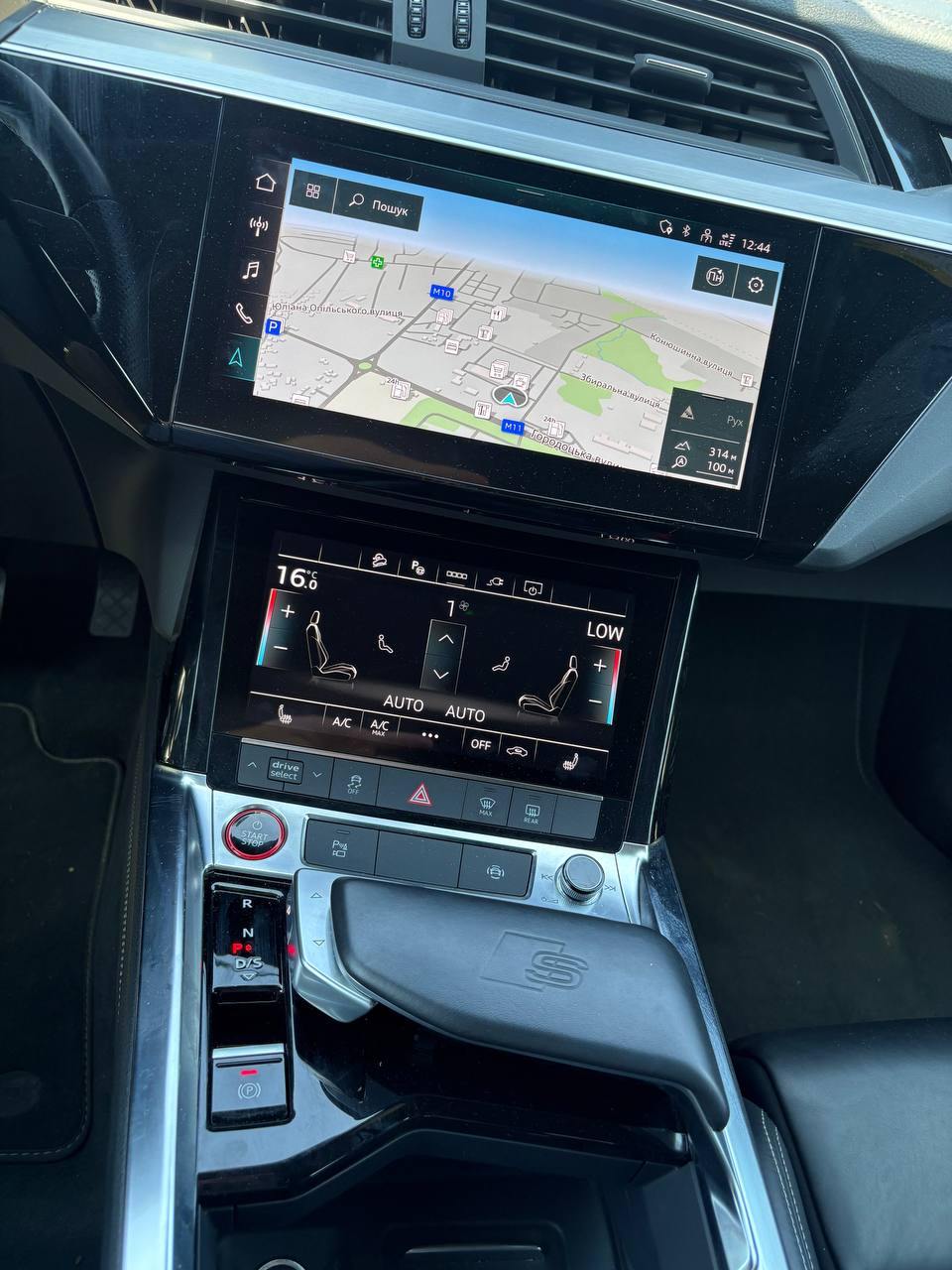 Audi e-tron S - фото 13