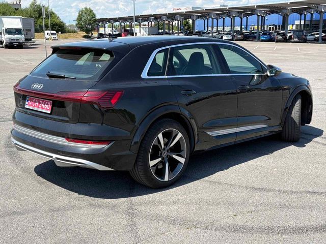 Audi e-tron S - фото 3