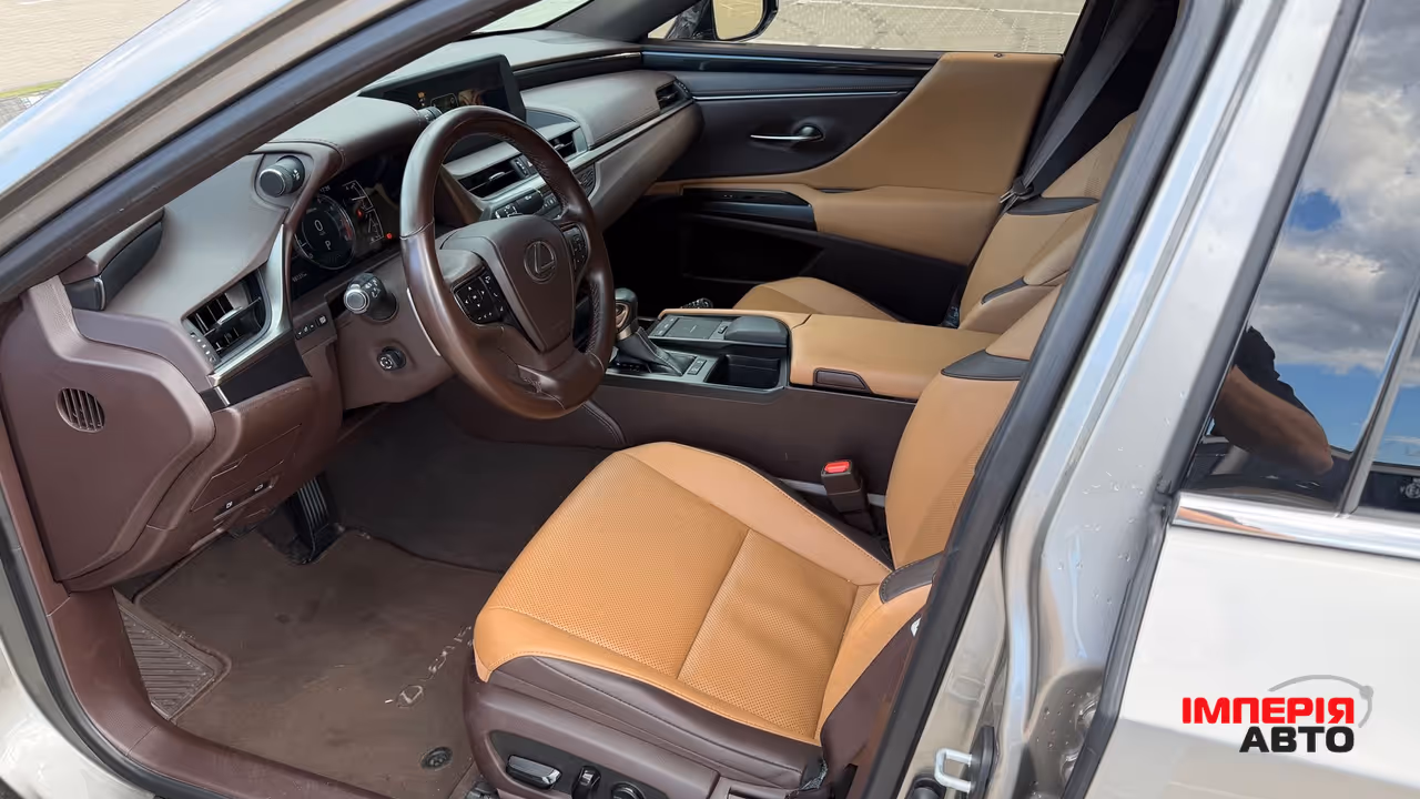Lexus ES - фото 10
