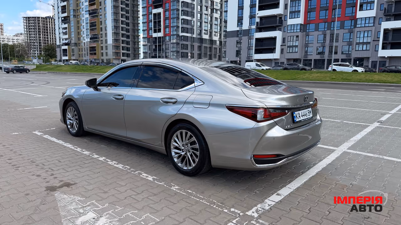 Lexus ES - фото 4