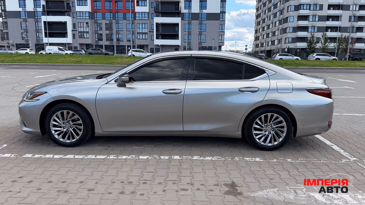 Lexus ES - фото 5