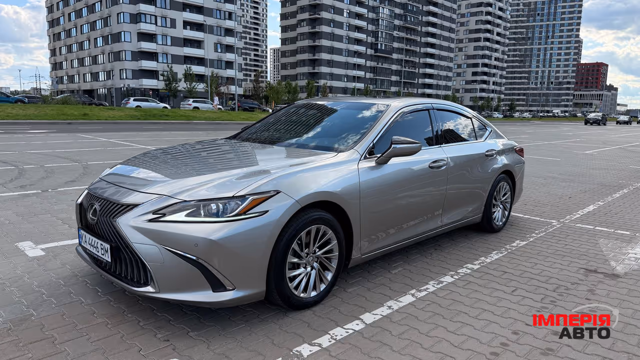 Lexus ES - фото 1