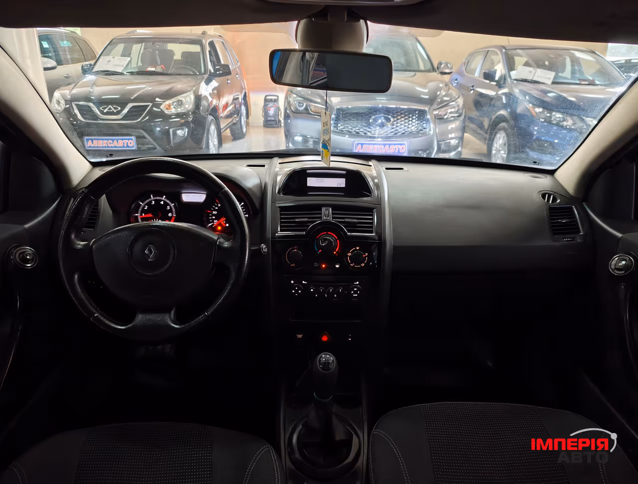 Renault Megane - фото 10