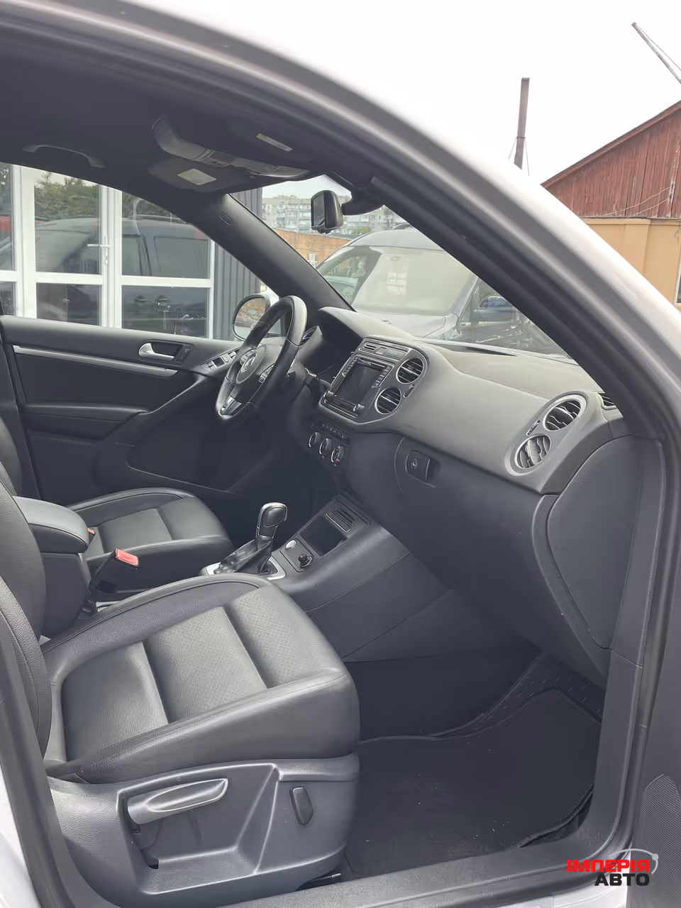 Volkswagen Tiguan - фото 6