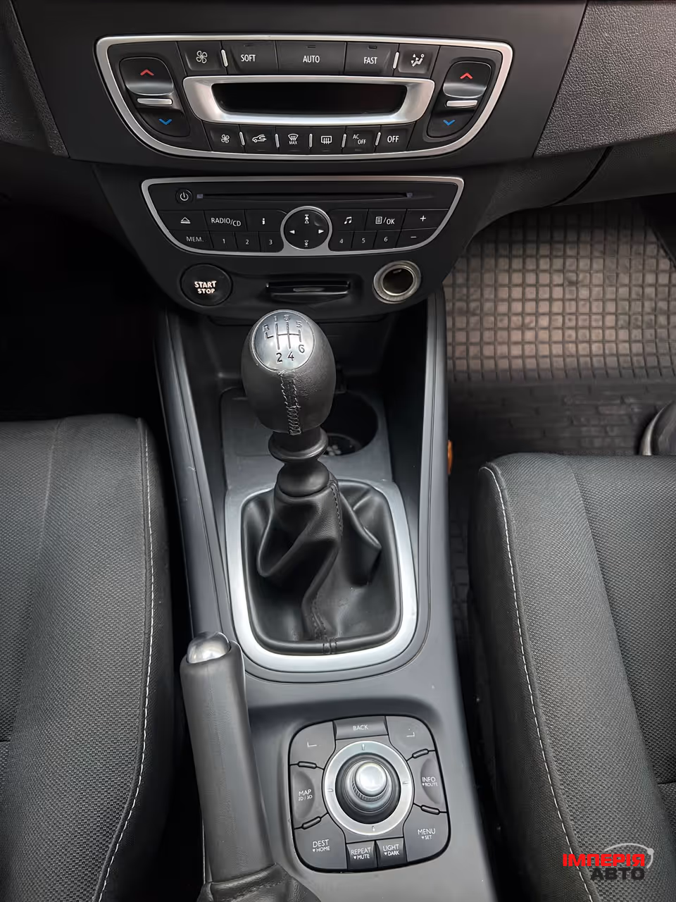 Renault Megane - фото 16