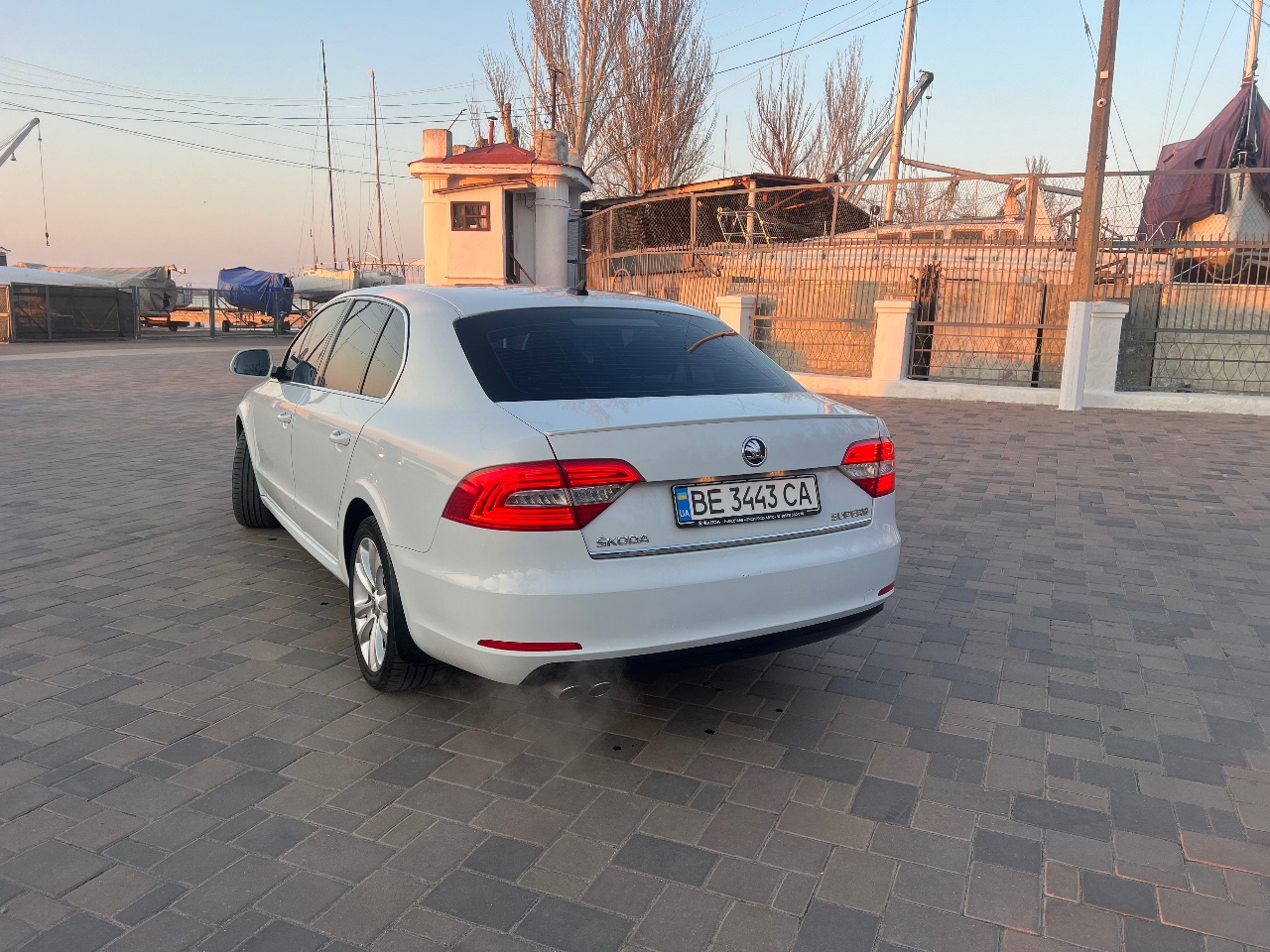 Skoda Superb - фото 7