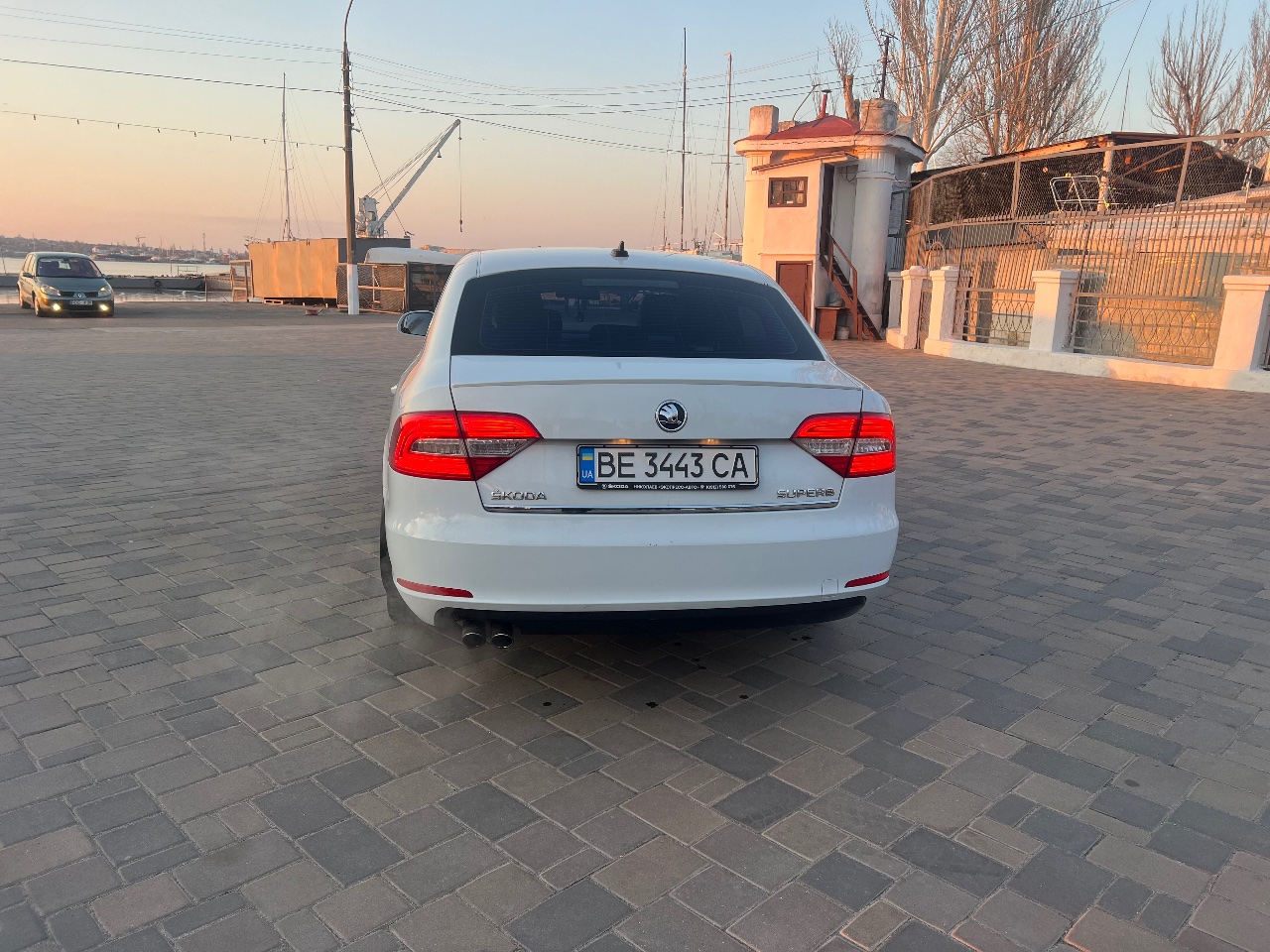 Skoda Superb - фото 8