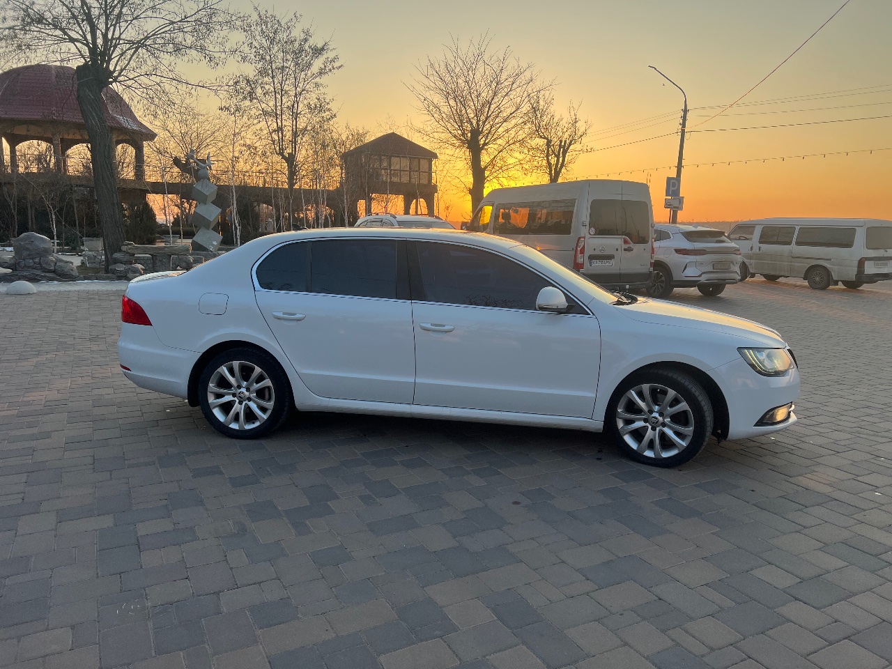 Skoda Superb - фото 6