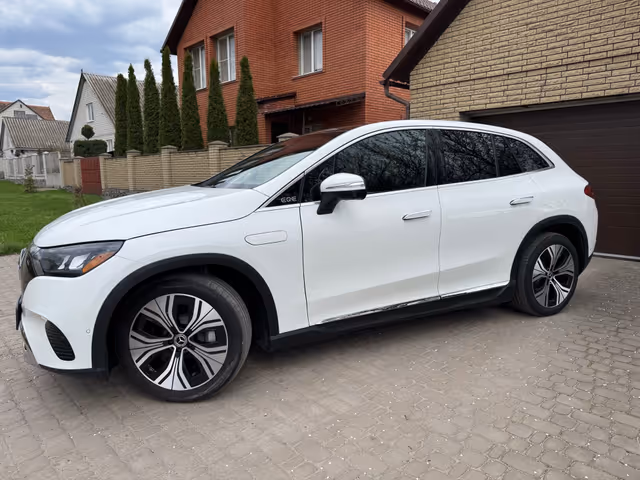 Mercedes-Benz EQE SUV - зображення 3