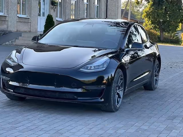 Tesla Model 3 - зображення 1