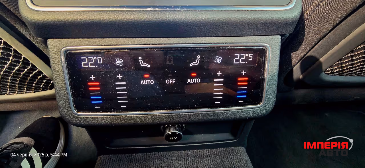 Audi A6 - фото 18
