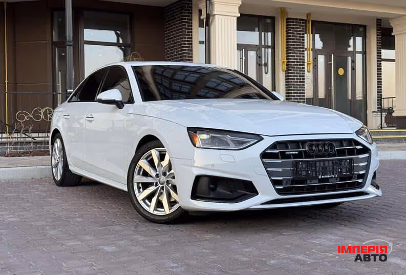 Audi A4 - фото 1