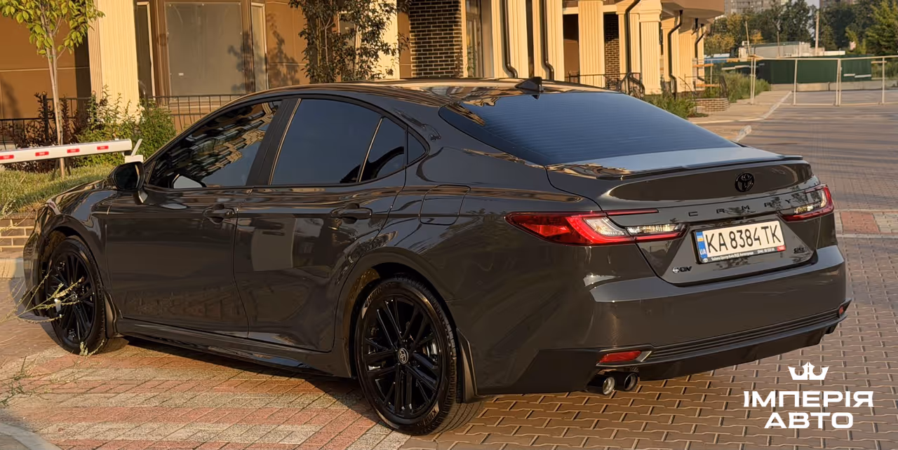 Toyota Camry - фото 3