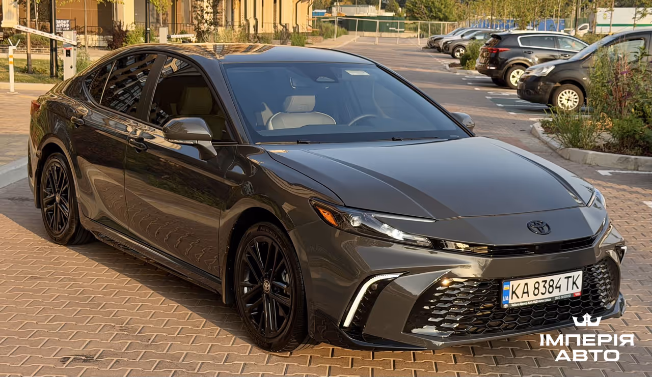 Toyota Camry - фото 2