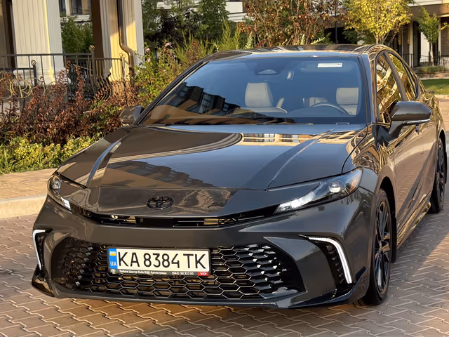 Toyota Camry - зображення 1