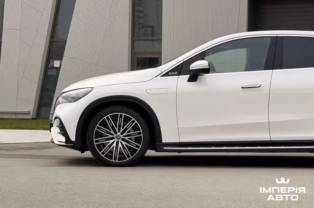 Mercedes-Benz EQE SUV - фото 3