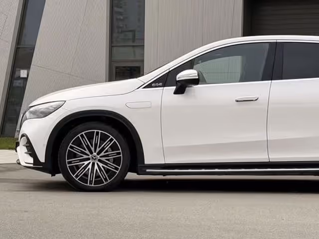 Mercedes-Benz EQE SUV - зображення 3