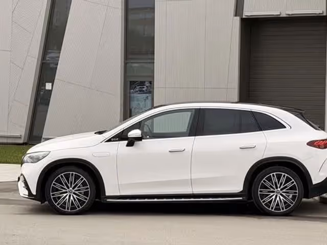 Mercedes-Benz EQE SUV - зображення 5