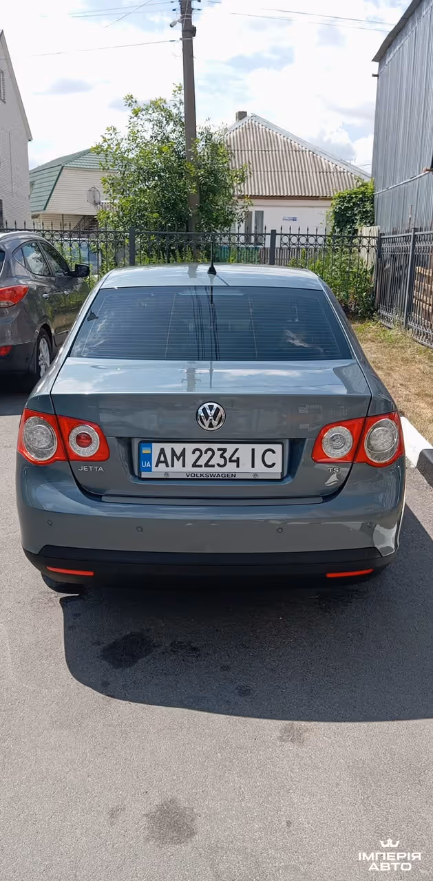 Volkswagen Jetta - фото 3