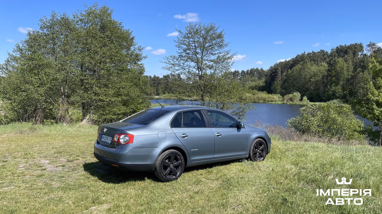 Volkswagen Jetta - фото 12