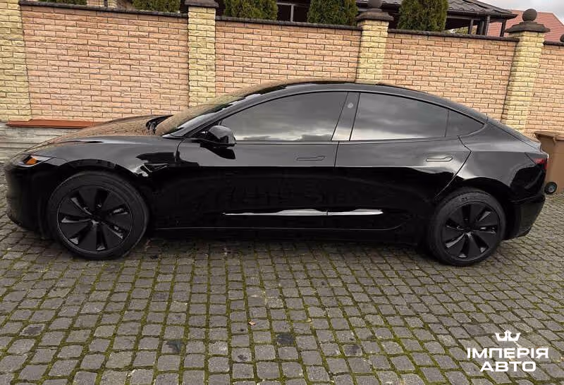 Tesla Model 3 - фото 2