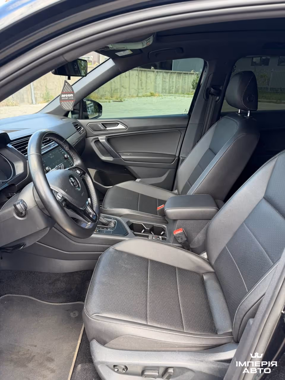 Volkswagen Tiguan - фото 10