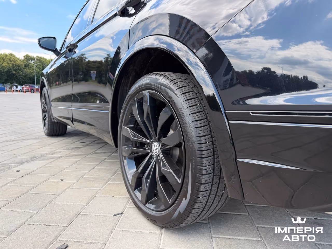 Volkswagen Tiguan - фото 6