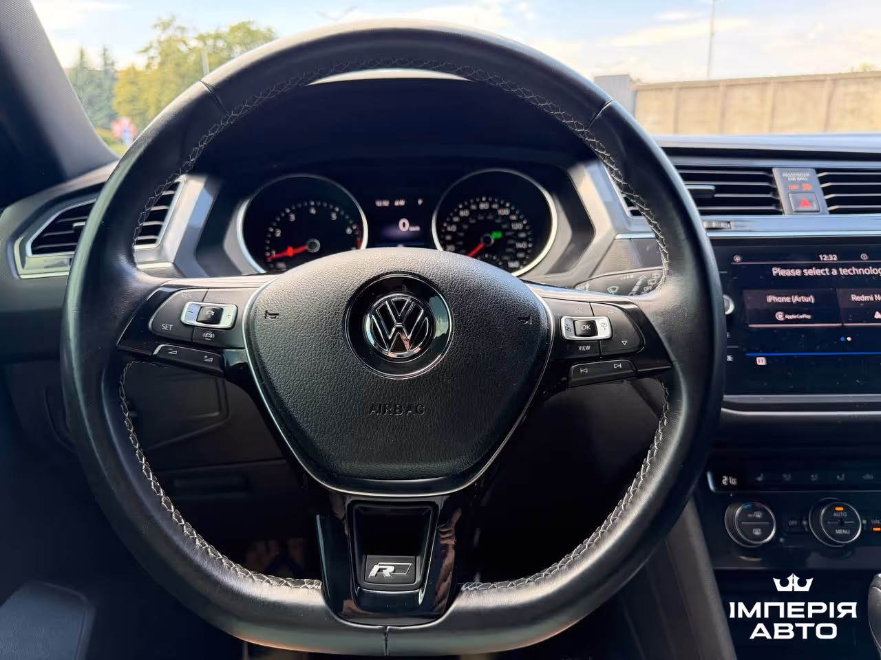 Volkswagen Tiguan - фото 8