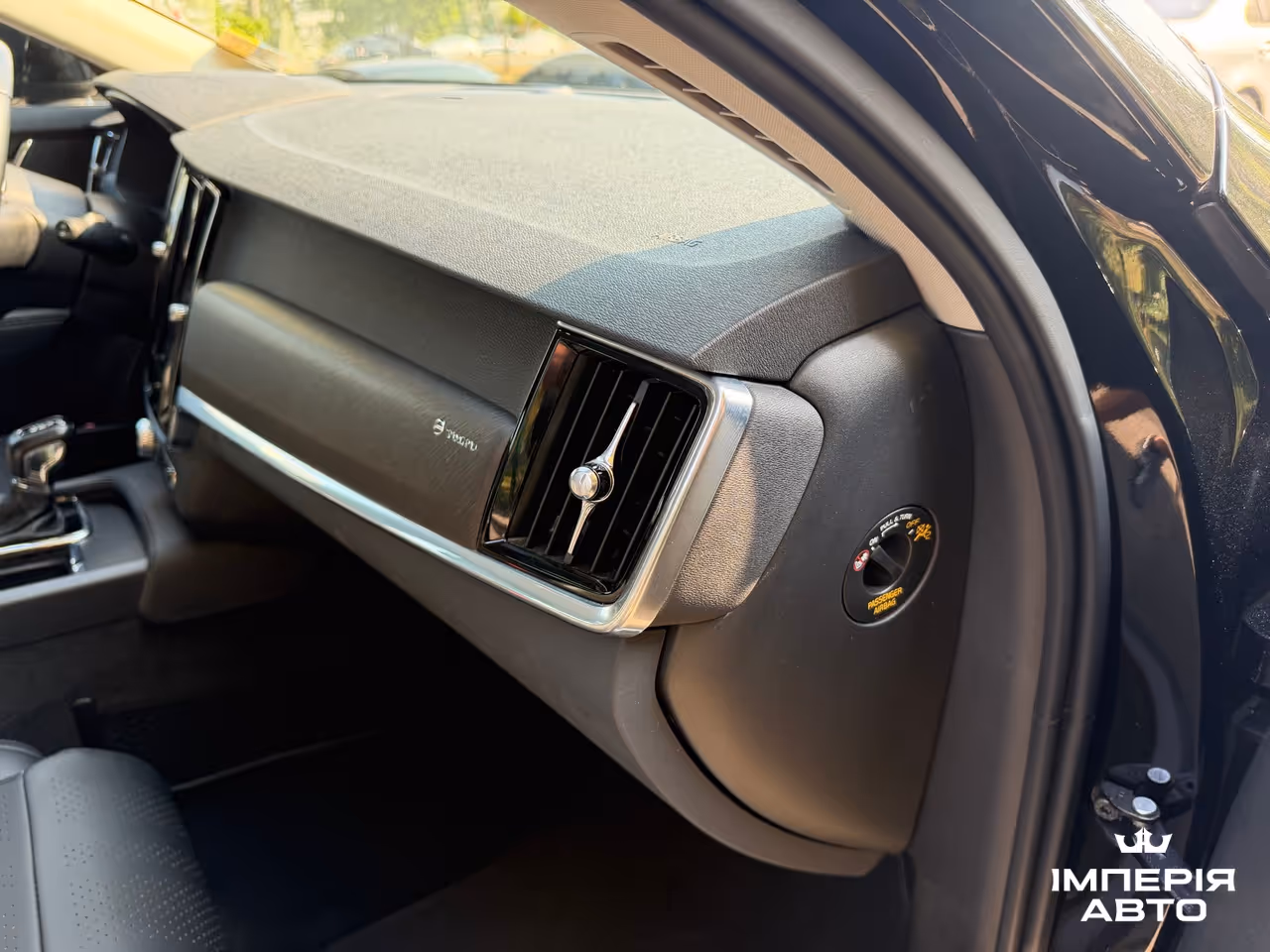 Volvo V90 Cross Country - фото 8