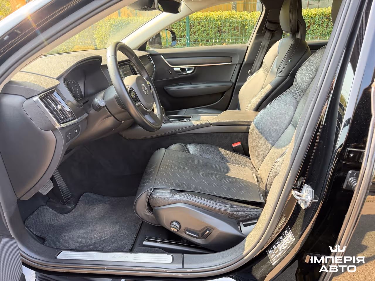 Volvo V90 Cross Country - фото 6