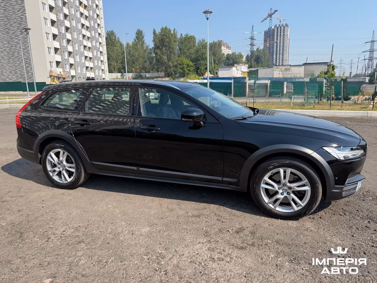 Volvo V90 Cross Country - фото 1