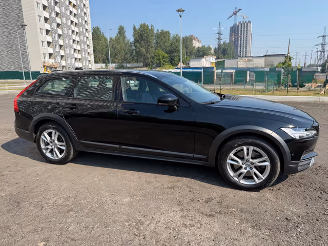 Volvo V90 Cross Country - зображення 1